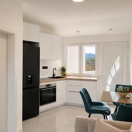 Apartman By The Sea - Znjan Split