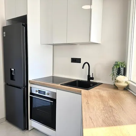 By The Sea - Znjan Apartman